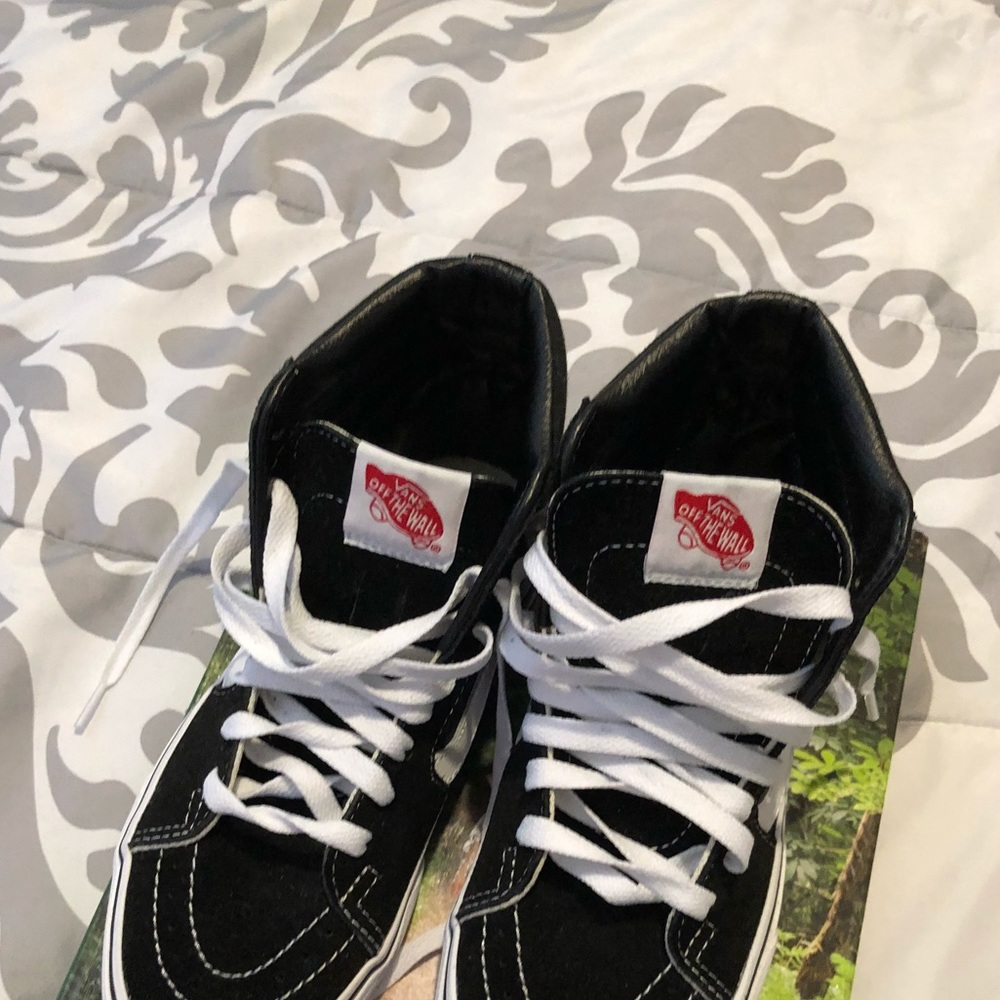 Vans - Picture 2 of 3